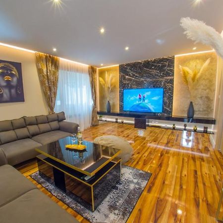 Luxury Apartment Black And Gold Mostar Luaran gambar