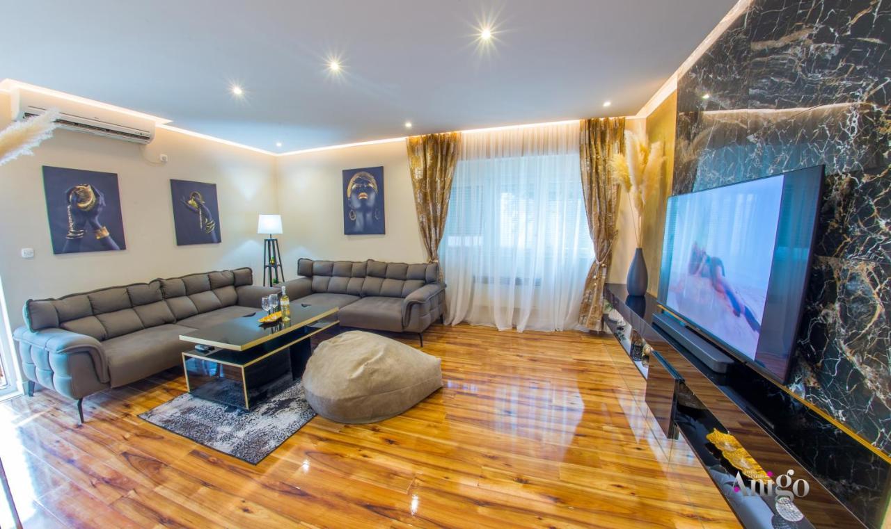 Luxury Apartment Black And Gold Mostar Luaran gambar