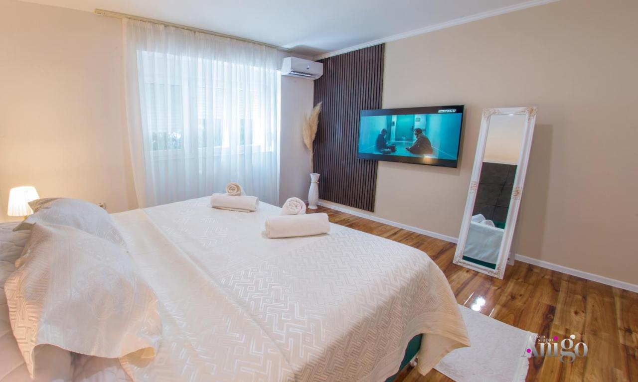 Luxury Apartment Black And Gold Mostar Luaran gambar