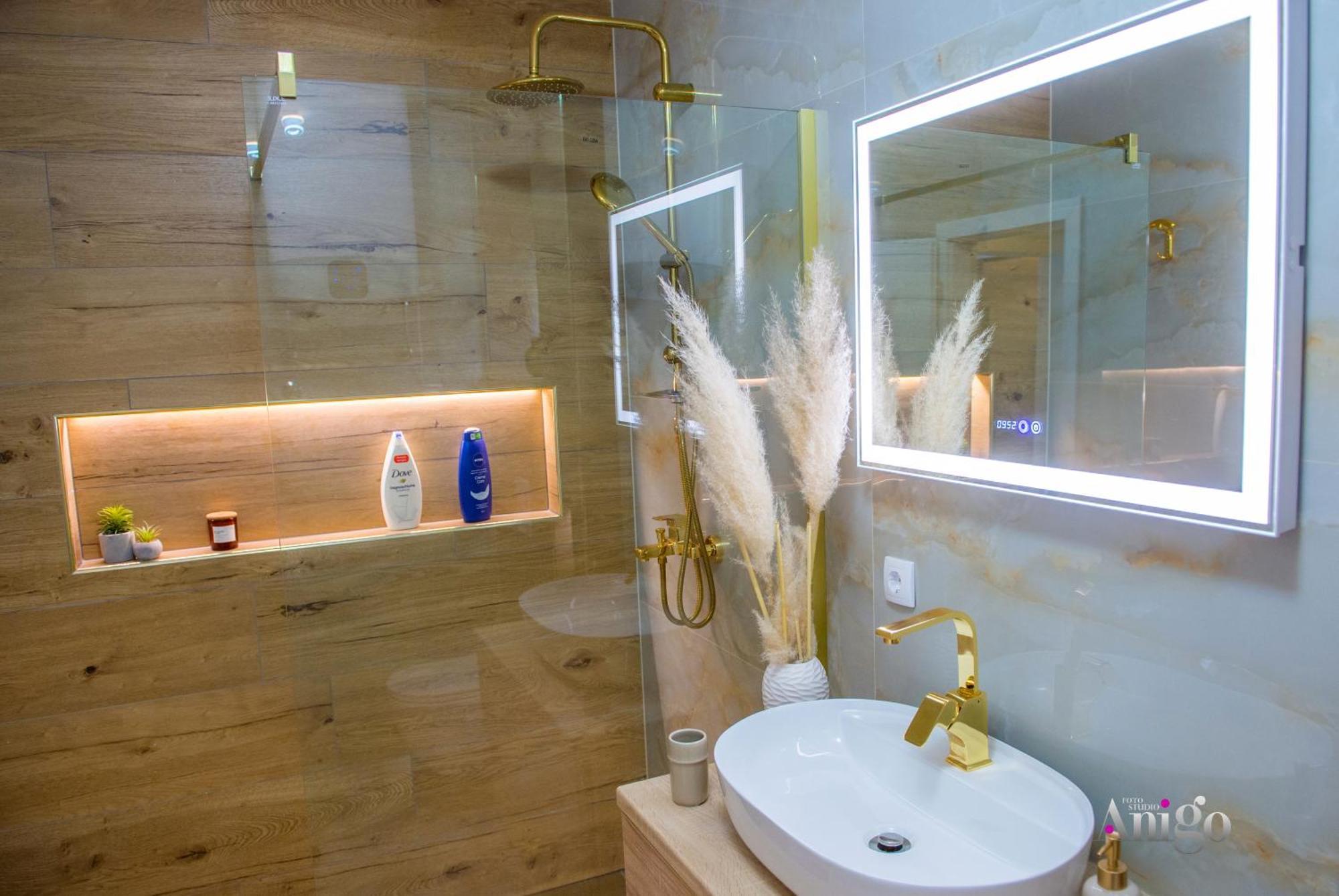 Luxury Apartment Black And Gold Mostar Luaran gambar