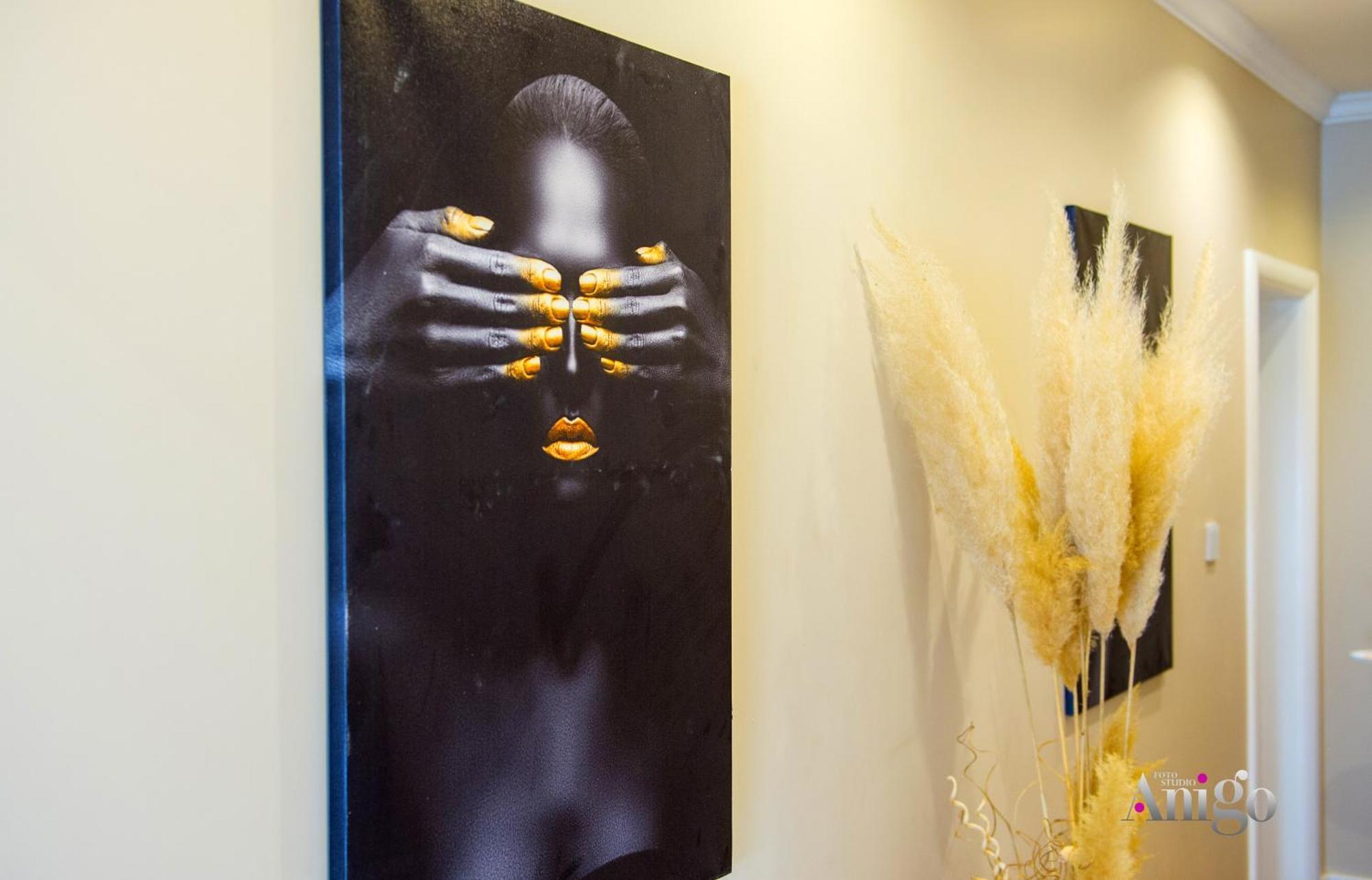Luxury Apartment Black And Gold Mostar Luaran gambar